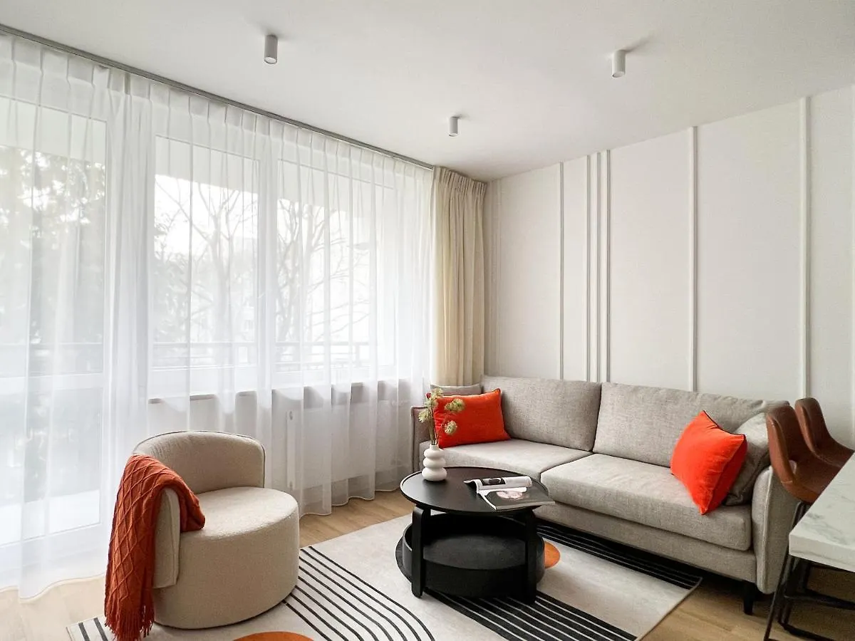 Gustowny Apartament Przy Metrze Warszawa