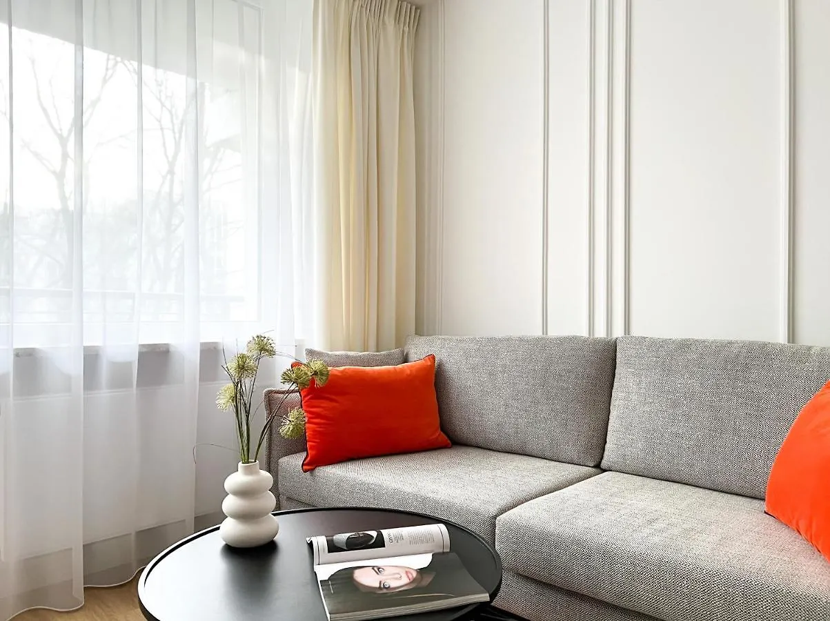 Gustowny Apartament Przy Metrze Warszawa