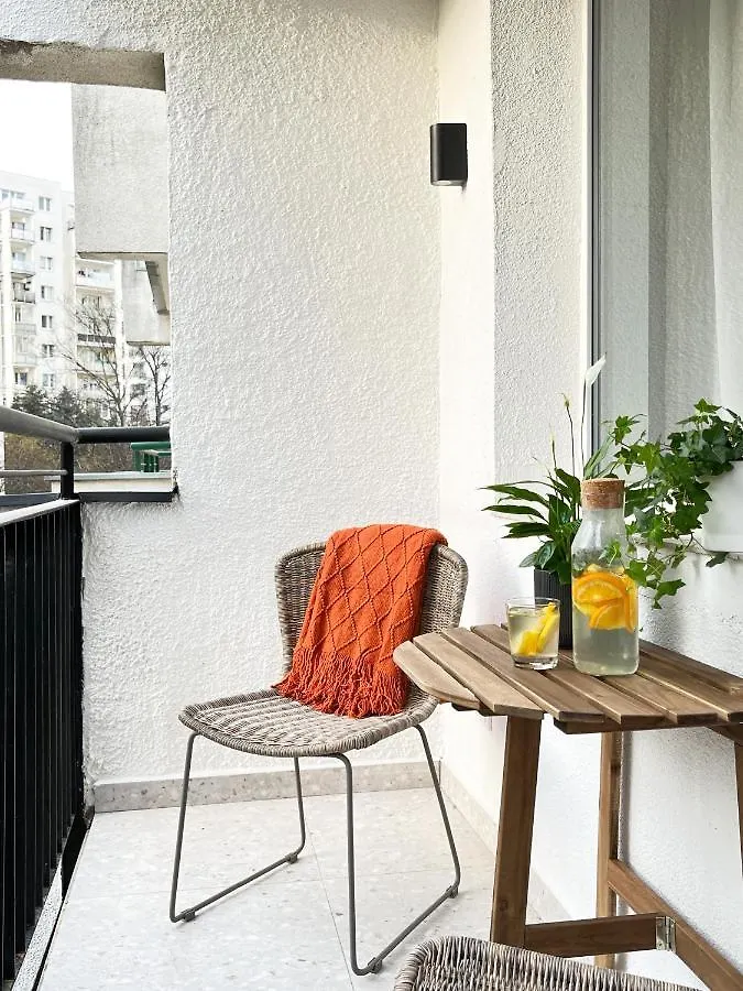 Gustowny Apartament Przy Metrze Warszawa Polska