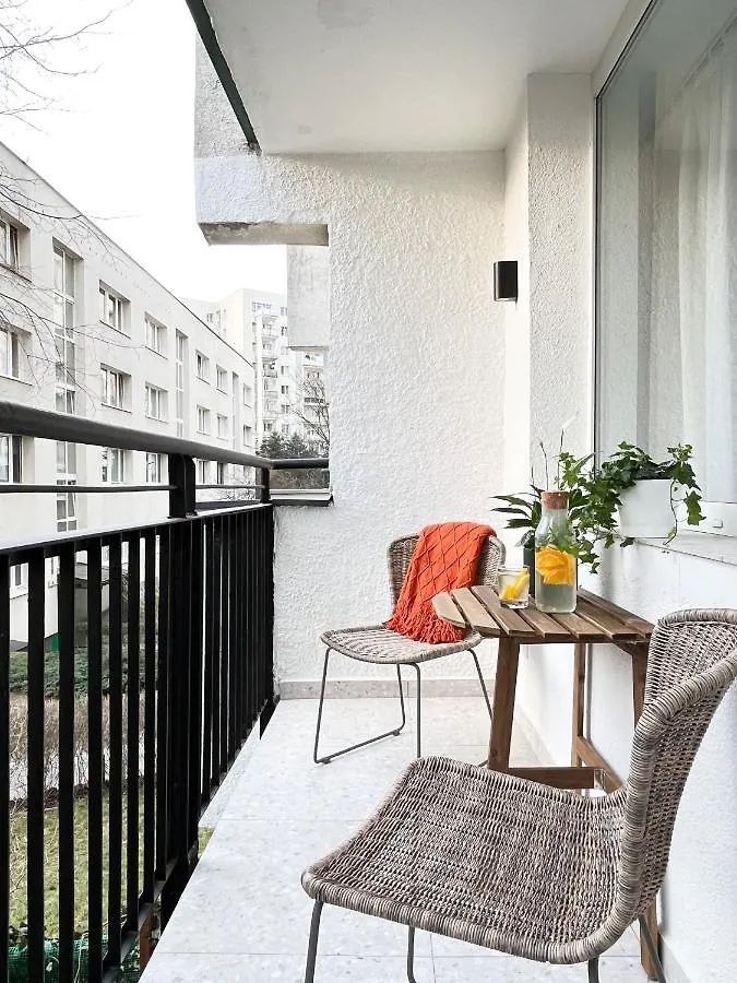 Gustowny Apartament Przy Metrze Warszawa