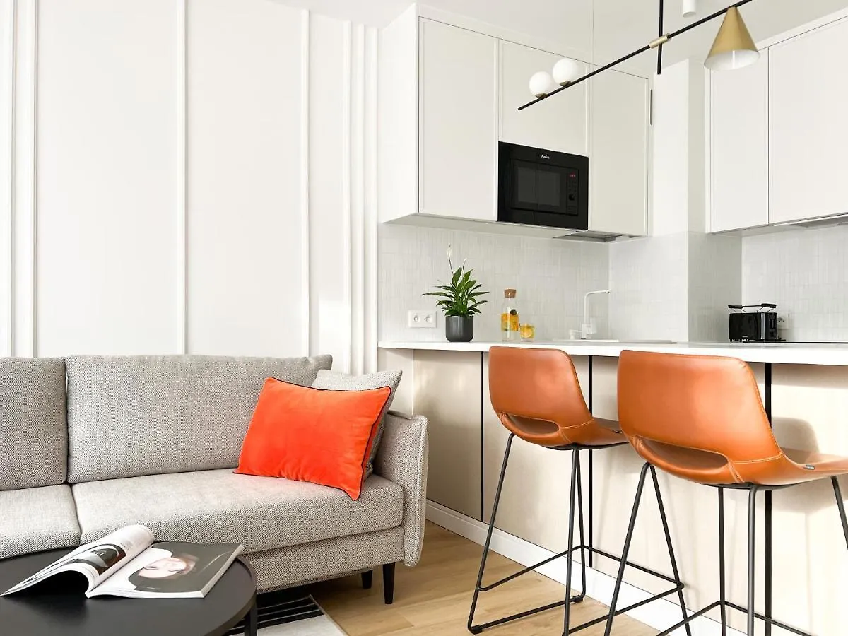 Gustowny Apartament Przy Metrze Warsaw Apartment