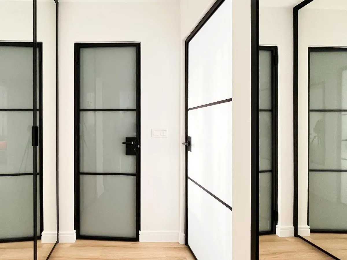 Gustowny Apartament Przy Metrze Warsaw