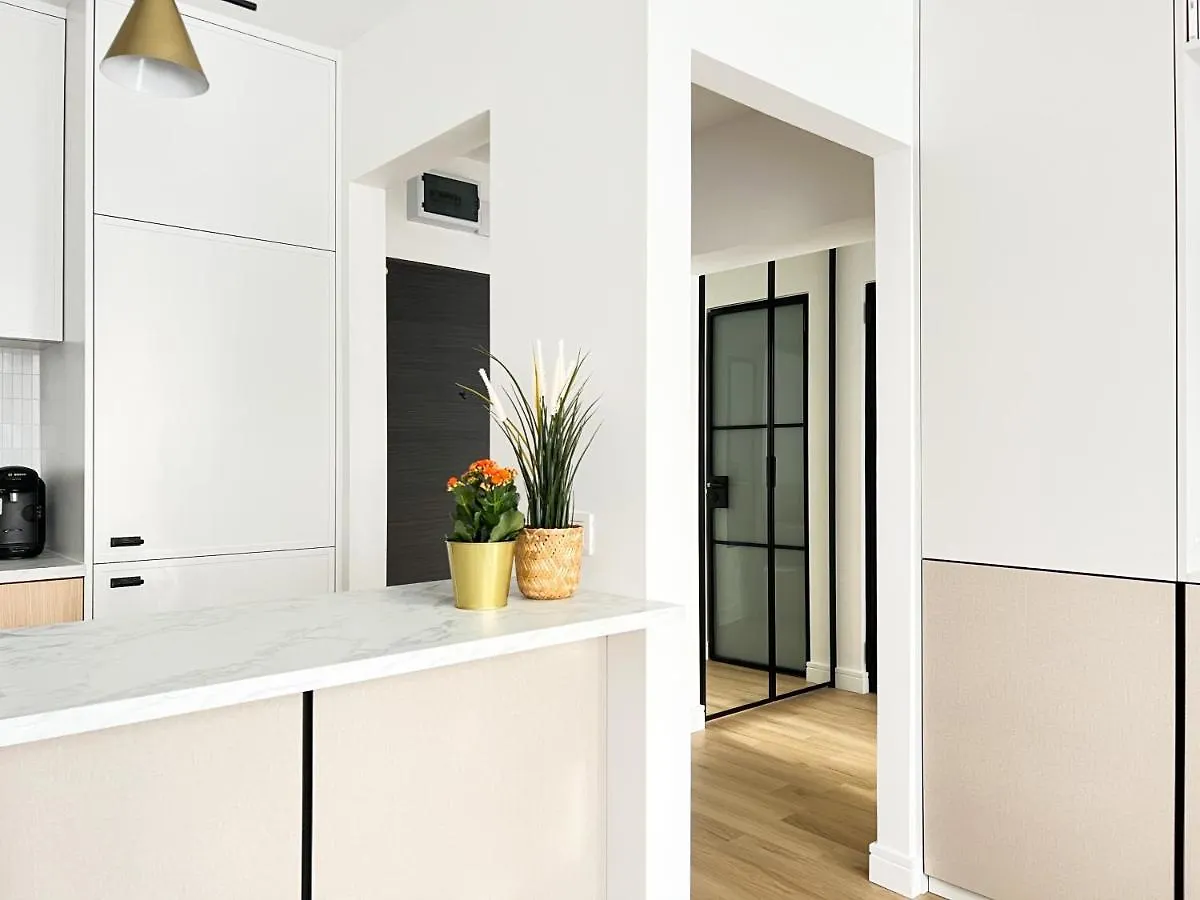 Gustowny Apartament Przy Metrze Warsaw 0*,  Poland